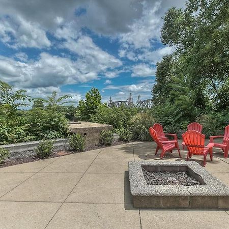 Walk To Broadway Riverfront Condo With Pool Nashville Exteriör bild