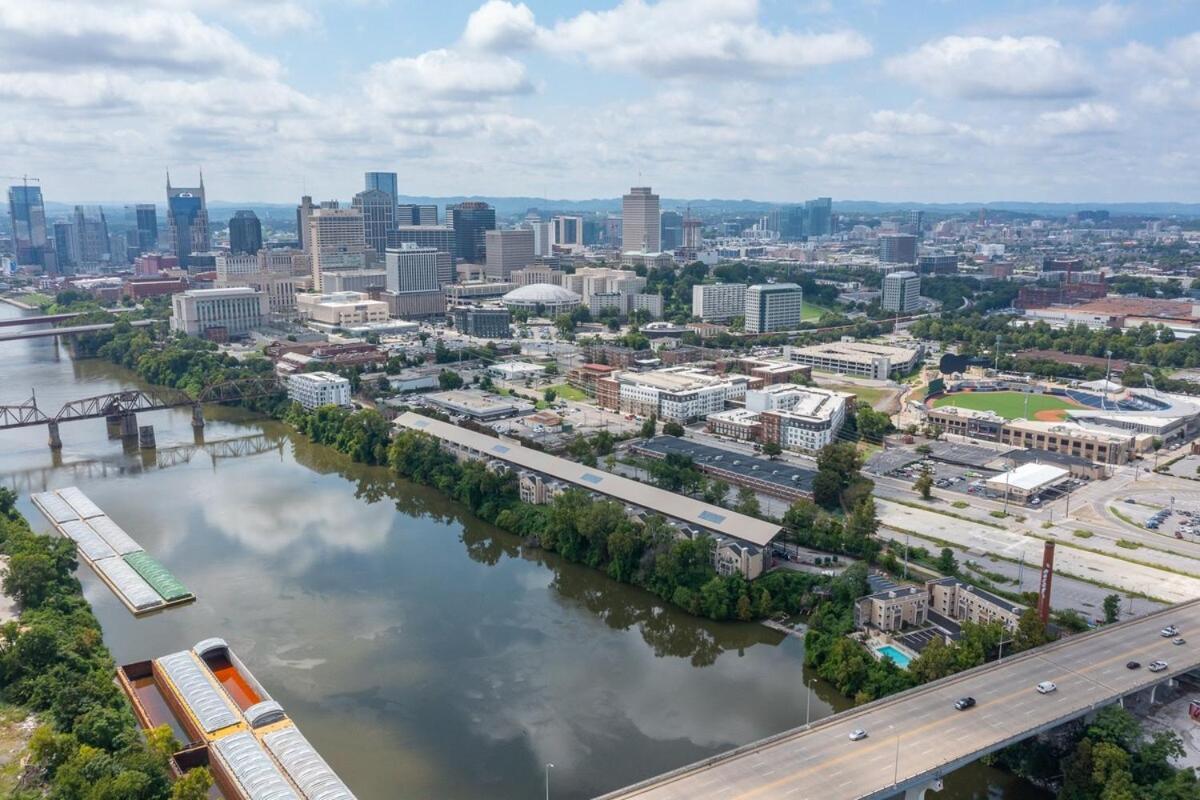 Walk To Broadway Riverfront Condo With Pool Nashville Exteriör bild