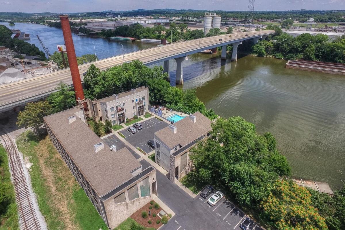 Walk To Broadway Riverfront Condo With Pool Nashville Exteriör bild