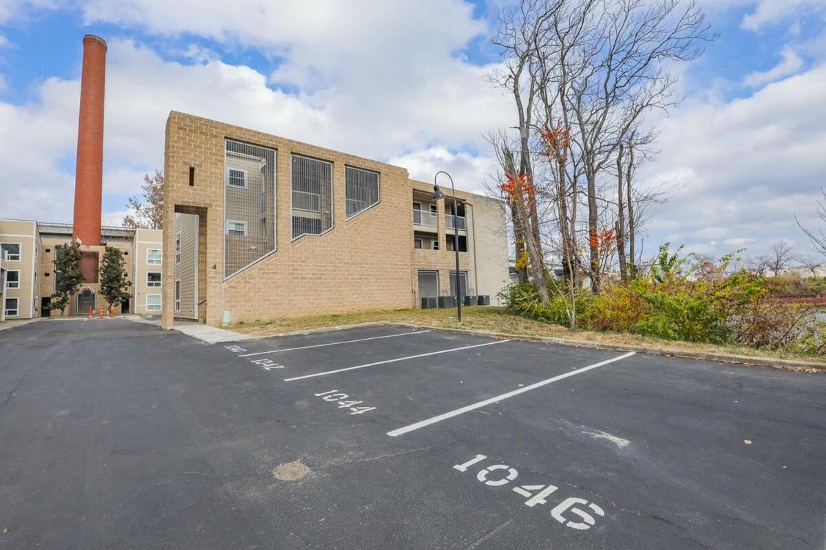 Walk To Broadway Riverfront Condo With Pool Nashville Exteriör bild