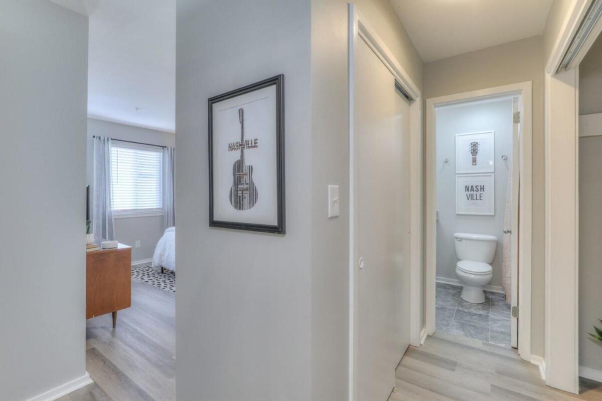 Walk To Broadway Riverfront Condo With Pool Nashville Exteriör bild