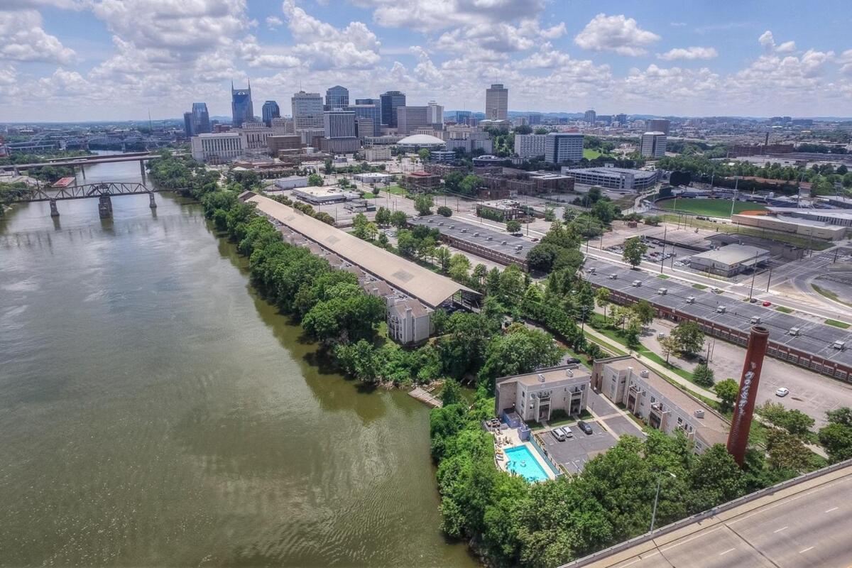 Walk To Broadway Riverfront Condo With Pool Nashville Exteriör bild