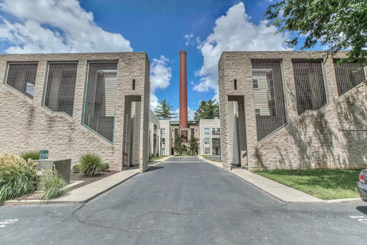 Walk To Broadway Riverfront Condo With Pool Nashville Exteriör bild