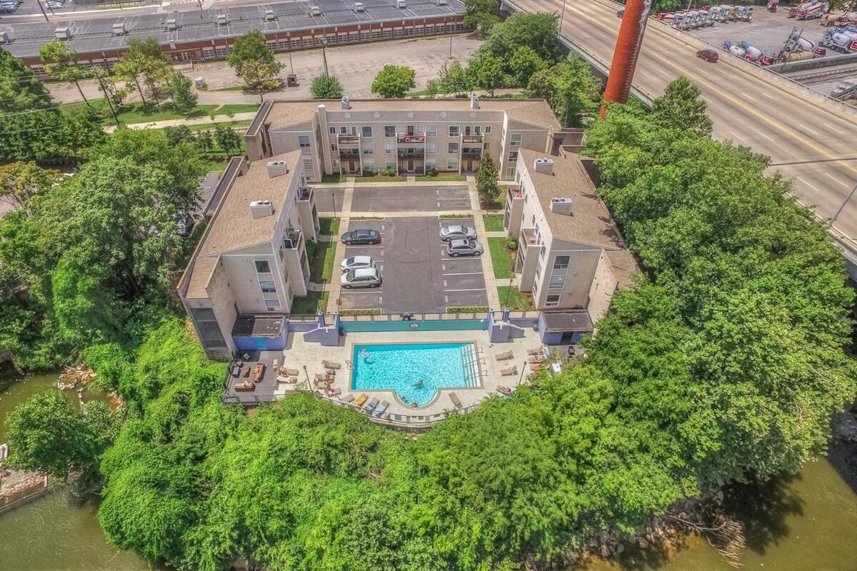 Walk To Broadway Riverfront Condo With Pool Nashville Exteriör bild