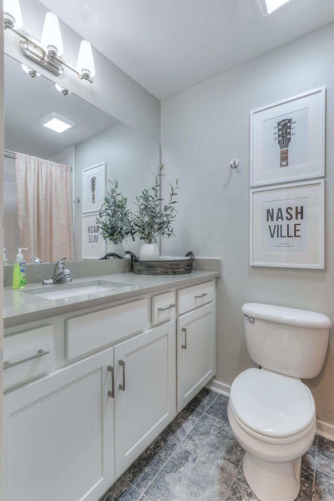 Walk To Broadway Riverfront Condo With Pool Nashville Exteriör bild